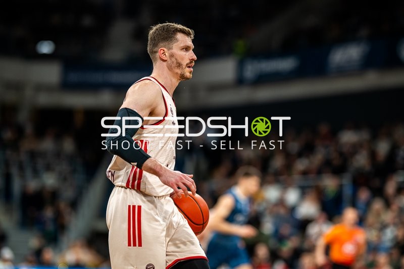 Spielaktion mit Andreas Obst (13; FC Bayern Basketball)