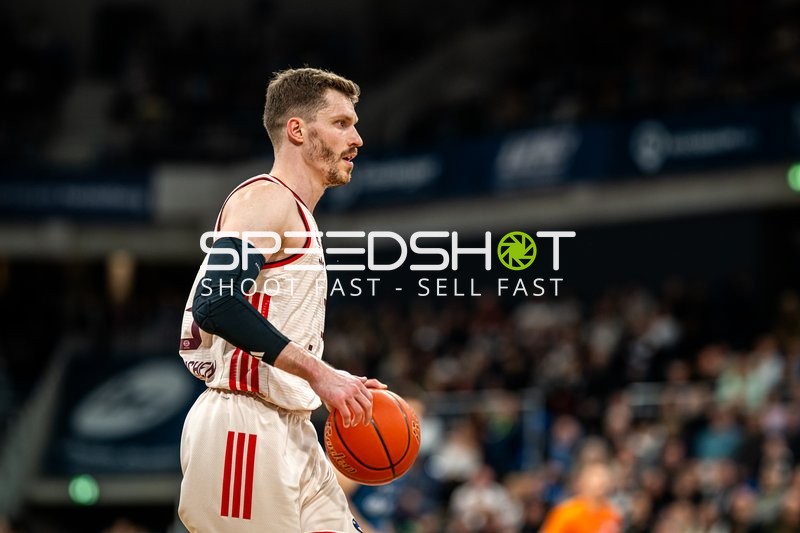 Spielaktion mit Andreas Obst (13; FC Bayern Basketball)