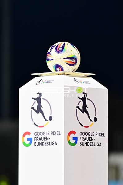 Google Pixel Frauen-Bundesliga Ball