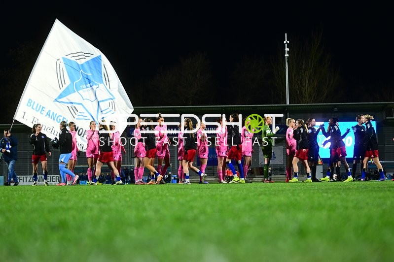 Begrüßung vor dem Spiel