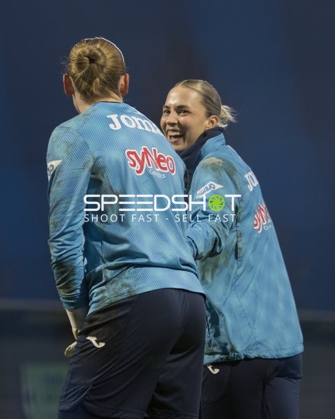 Maria Mikolajova (27; Hamburger SV) im Gespräch