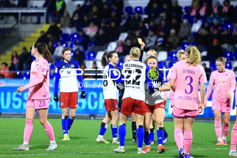 Spielszene mit Spielerinnen