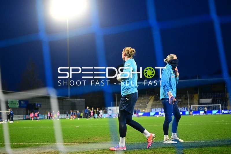 Torhüterinnen beim Aufwärmen