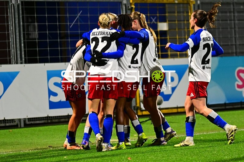 Spielerinnen feiern Jubel