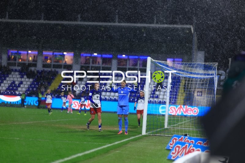 Torwart und Abwehr in Aktion