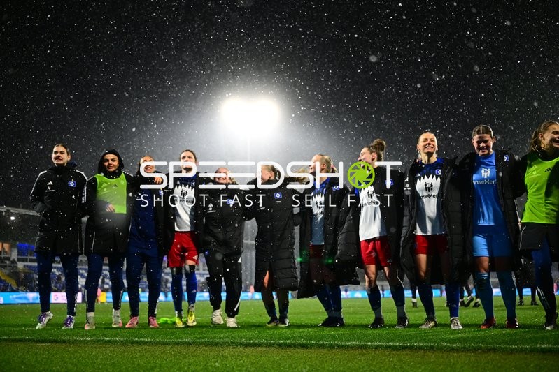 Spielerinnen von Hamburger SV feiern