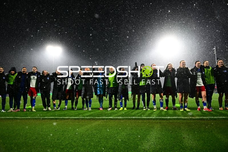Spielerinnen von Hamburger SV feiern