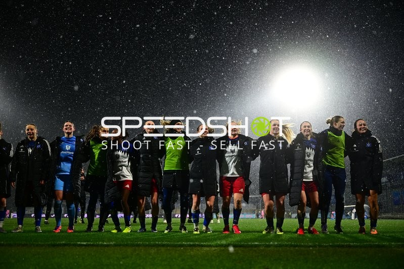 Spielerinnen in Teamformation