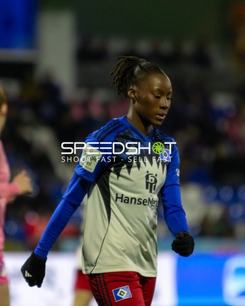 Spieler von Magou Doucoure (2; Hamburger SV) in Aktion