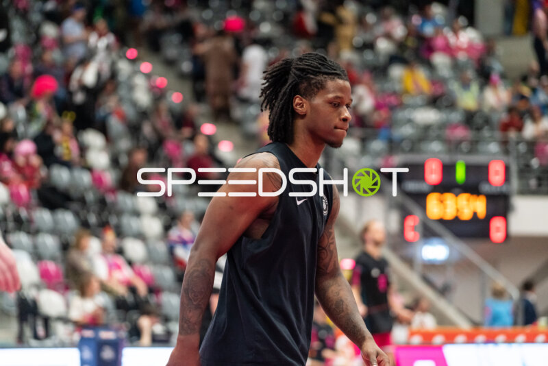 Leonard Thorpe Jr. (2; Veolia Towers Hamburg) auf dem Spielfeld