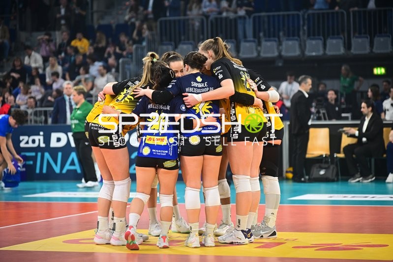 Spielszene mit Laura Berger (11; VfB Suhl LOTTO Thüringen)