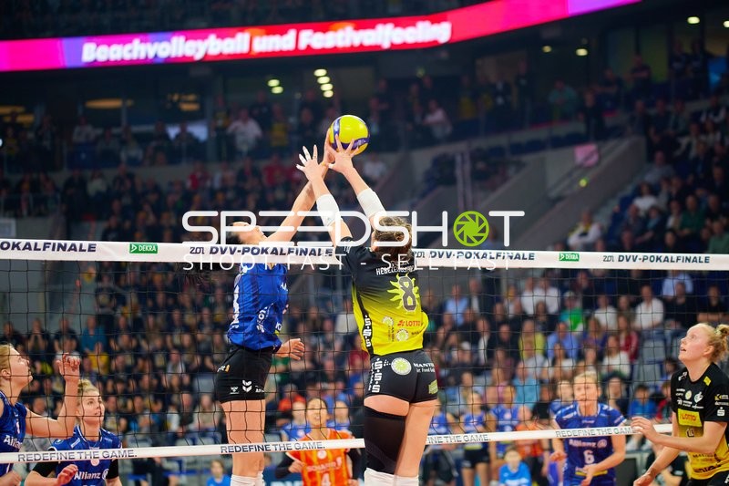 Block am Netz im DVV-Pokalfinale