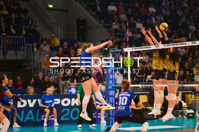 Block am Netz im DVV-Pokalfinale