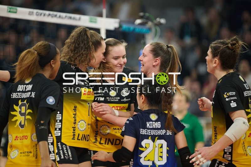 Spielszene mit Lara Nagels (3; VfB Suhl LOTTO Thüringen) und Monika Brancuska (25; VfB Suhl LOTTO Thüringen)