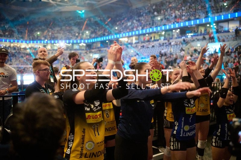 Jubel von Laura Berger (11; VfB Suhl LOTTO Thüringen) und Team