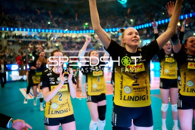 Spielszene mit Roosa Laakkonen (4; VfB Suhl LOTTO Thüringen) und Irene Ramos Mencia (2; VfB Suhl LOTTO Thüringen)