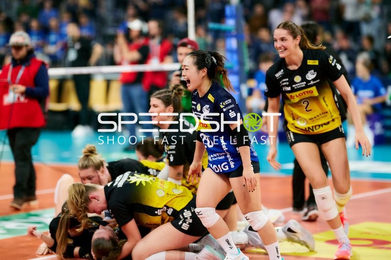 Jubel von Irene Ramos Mencia (2; VfB Suhl LOTTO Thüringen), Xiang-Chen Lai (20; VfB Suhl LOTTO Thüringen) und McKenzie Foley (8; VfB Suhl LOTTO Thüringen)