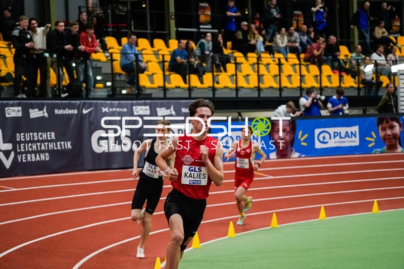 Kalies führt Rennen an