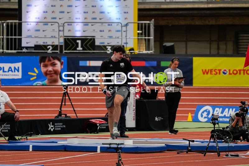 L. Schulz Kugelstoßen Aktion