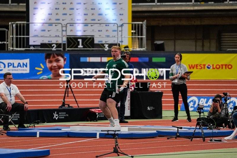 Athlet Thomas im Kugelstoß