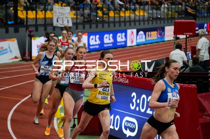 Elena Burkard führt Rennen