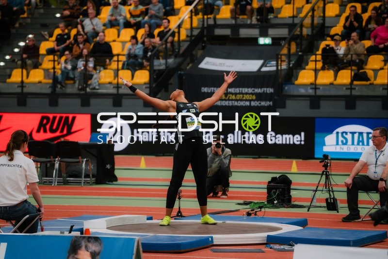 Ogunneye feiert Kugelstoß