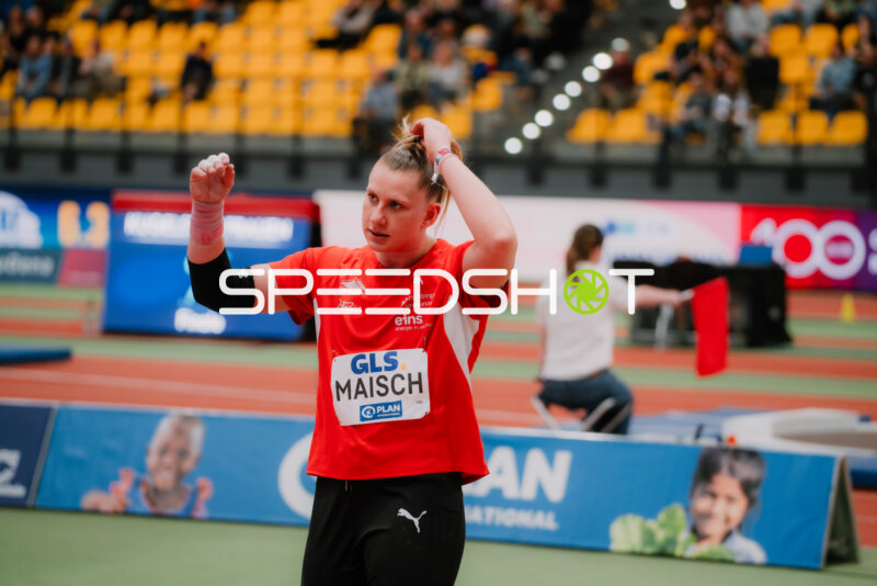 Athletin Maisch vor Wettkampf