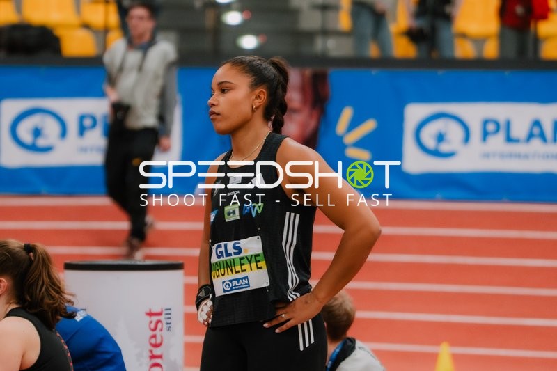 Athletin Ogunleye fokussiert