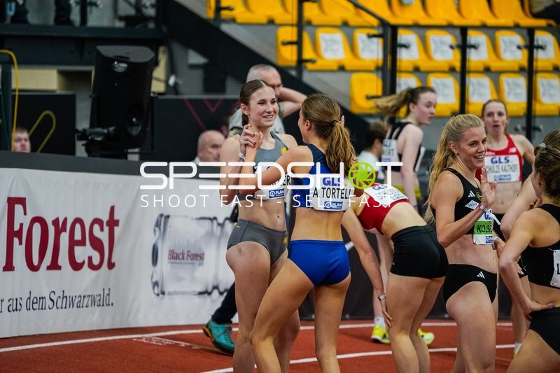 Athletinnen feiern bei Deutschen Hallenmeisterschaften 2026