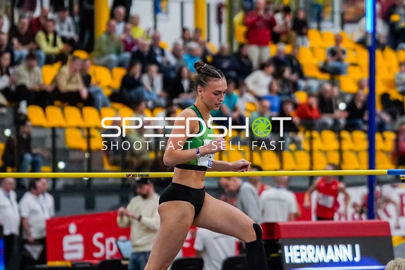 Hochsprung Athletin Herrmann