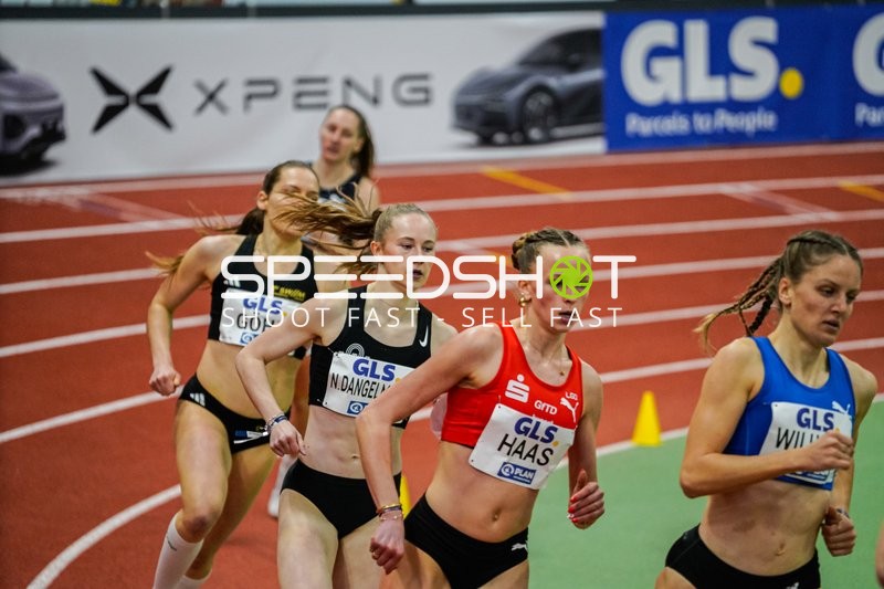 Läuferinnen kämpfen um Sieg