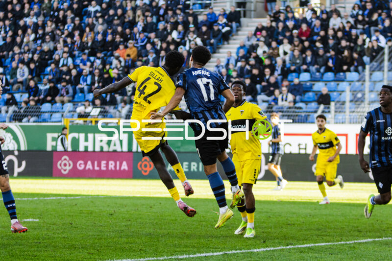 Zweikampf um den Ball