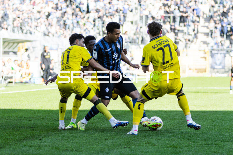 Zweikampf um den Ball