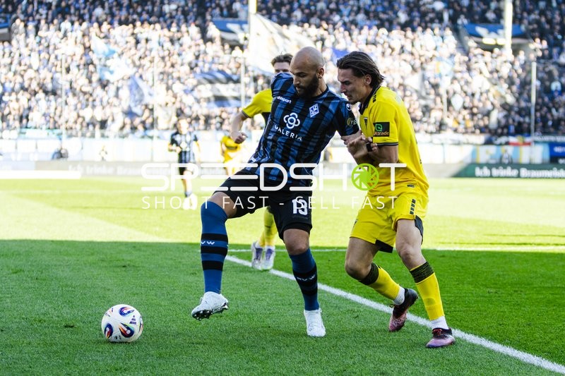 Zweikampf um den Ball