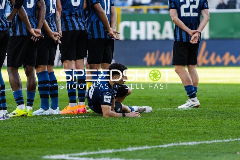 Freistoßsituation mit Arianit Ferati (10; SV Waldhof Mannheim)