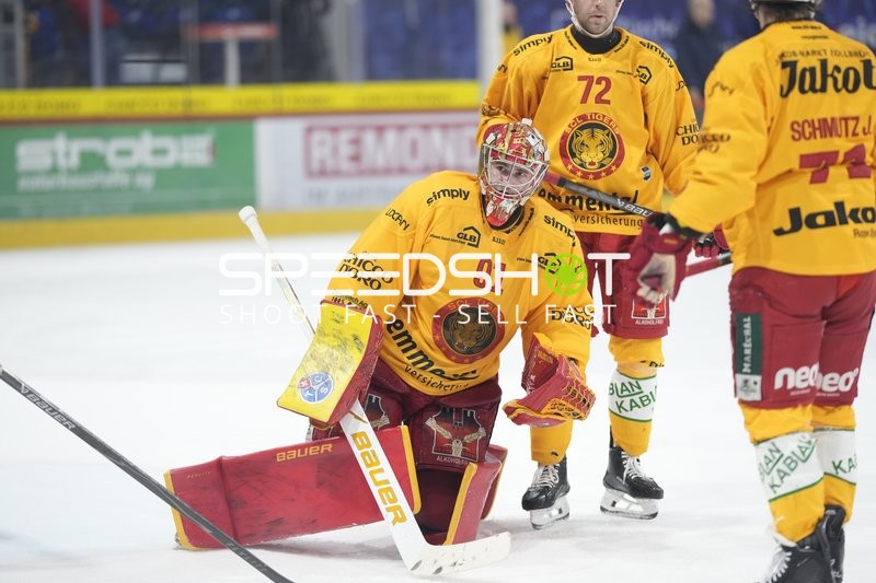 ROBIN MEYER (91; SCL Tigers) in Aktion