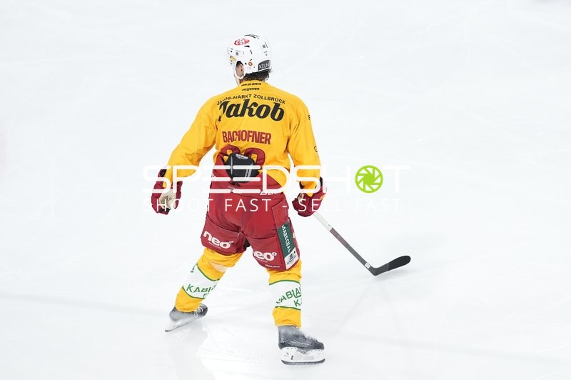 JEROME BACHOFNER (88; SCL Tigers) auf dem Eis