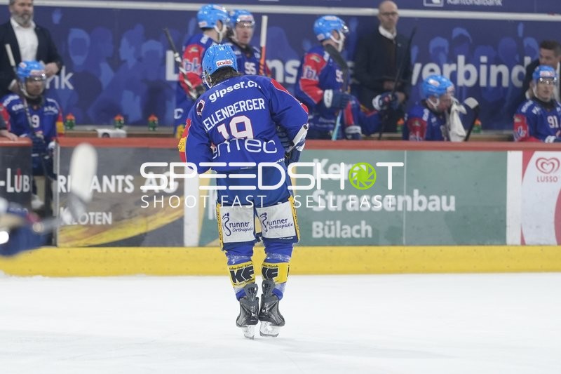Steve Kellenberger (19; EHC Kloten) auf dem Eis