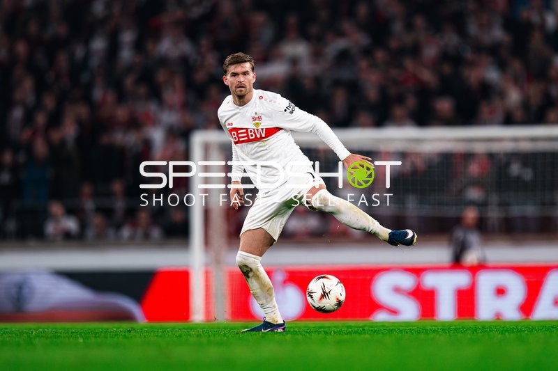 Spielszene mit Maximilian Mittelstädt (7; VfB Stuttgart)