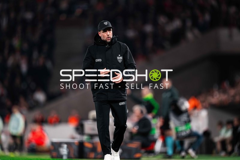 Trainer an der Seitenlinie