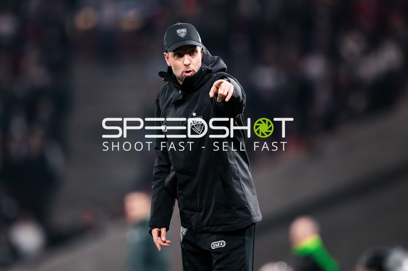 Trainer gibt Anweisungen