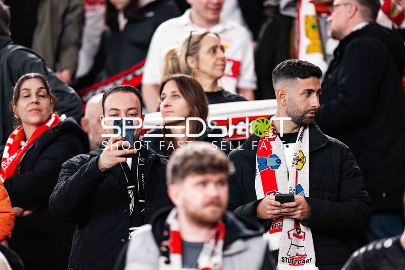 Fans in der MHP Arena