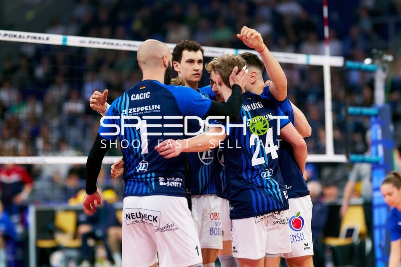 Spielszene mit Louis Kunstmann (5; VfB Friedrichshafen)