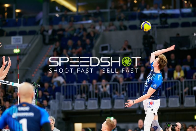 Spielszene mit Vojin Cacic (1; VfB Friedrichshafen)