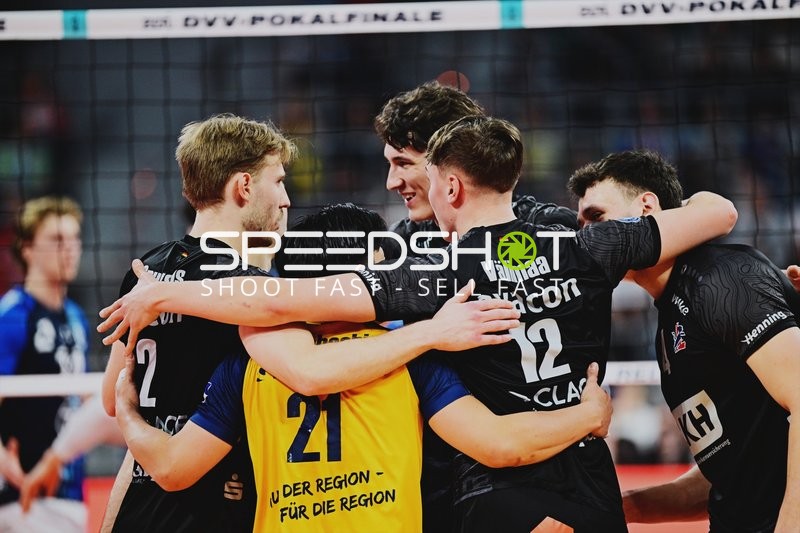 Spielszene mit Cole Young (8; SVG Lüneburg)