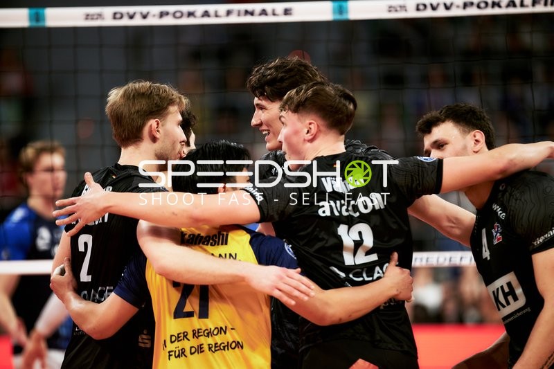 Spielszene mit Cole Young (8; SVG Lüneburg)