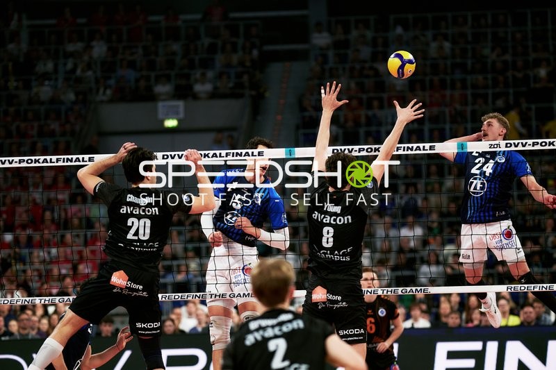 Spielszene mit Jonas Peter Van Huizen (24; VfB Friedrichshafen)