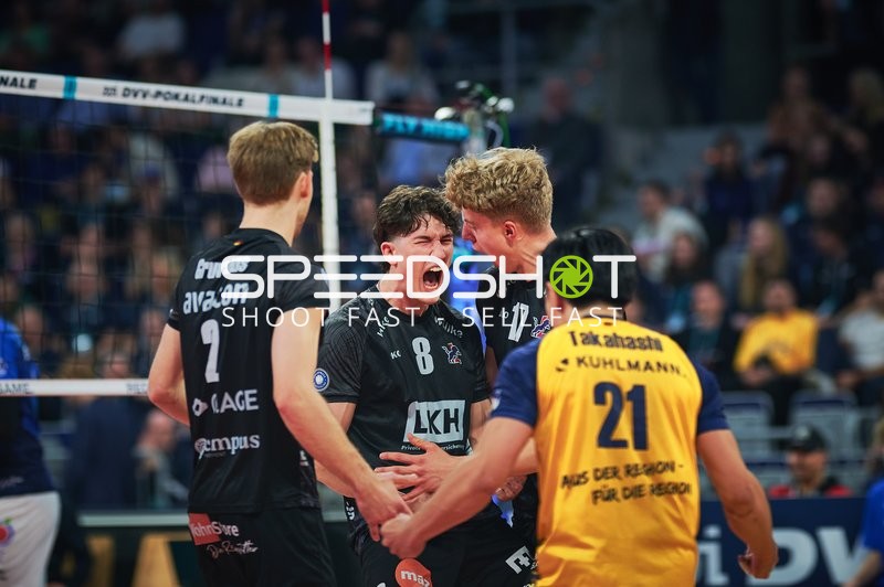 Spielszene mit Cole Young (8; SVG Lüneburg)