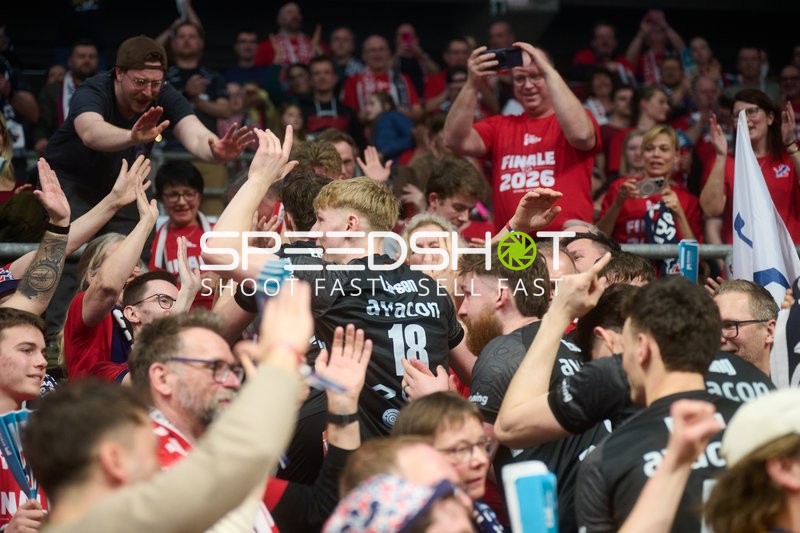 Spielszene mit Axel Larsen (18; SVG Lüneburg)