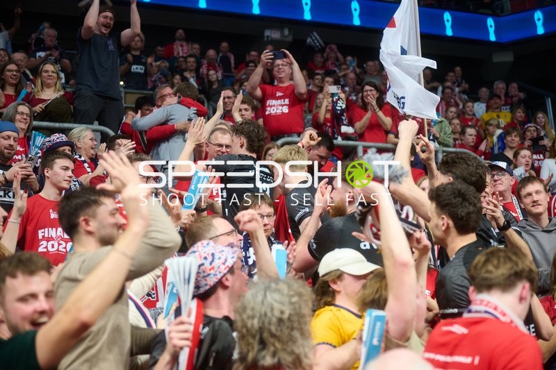 Spielszene mit Neo Laumann (13; SVG Lüneburg), Christopher Byam (4; SVG Lüneburg) und Santeri Välimaa (12; SVG Lüneburg)